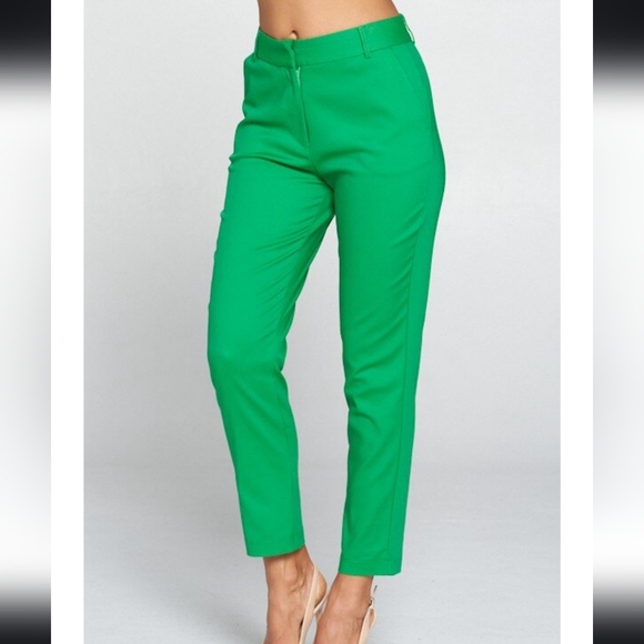 Liz Claiborne Pants - EUC Liz Claiborne Emma crop ankle pants. Emerald green. Size 14